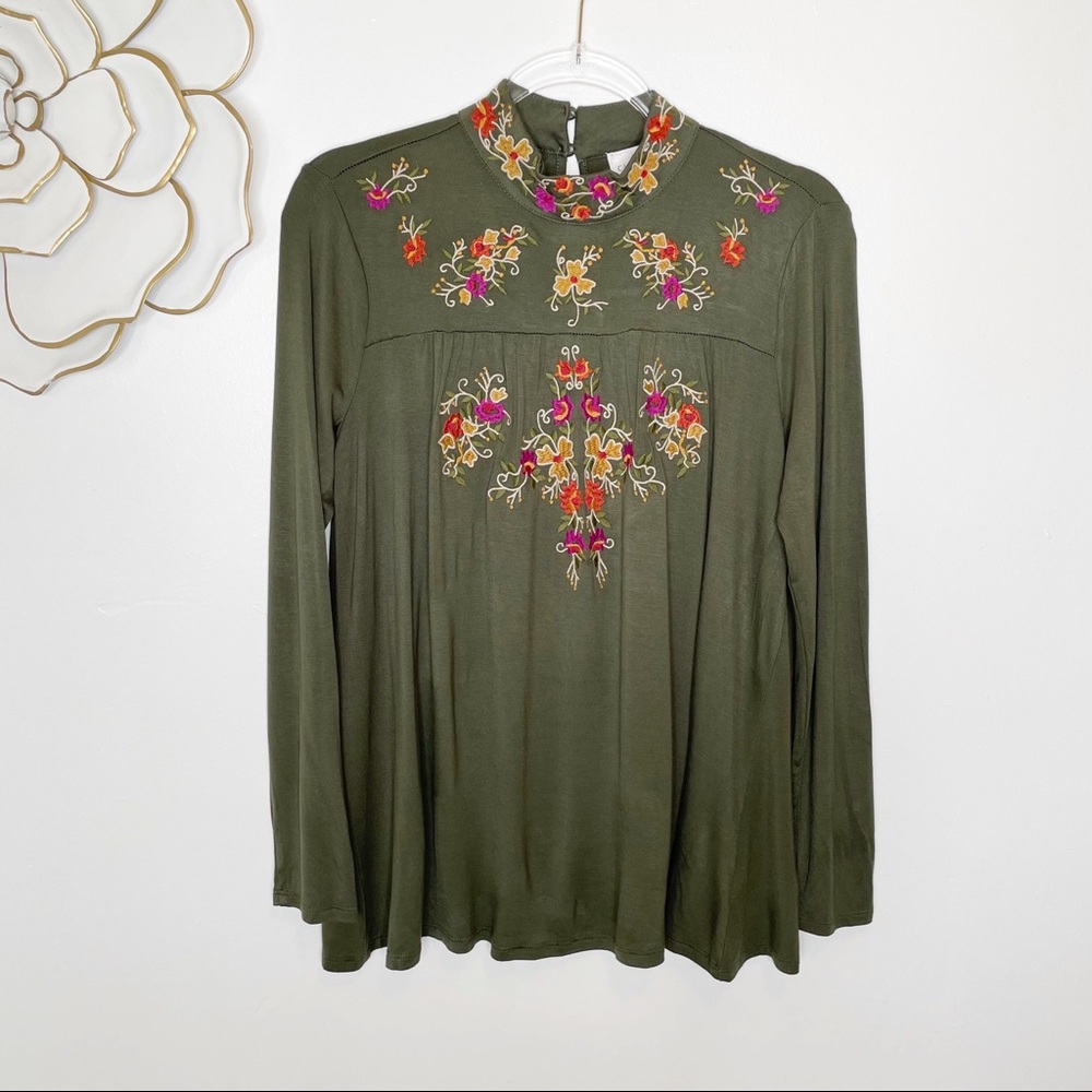 Cupio floral embroidered blouse in dark meadow